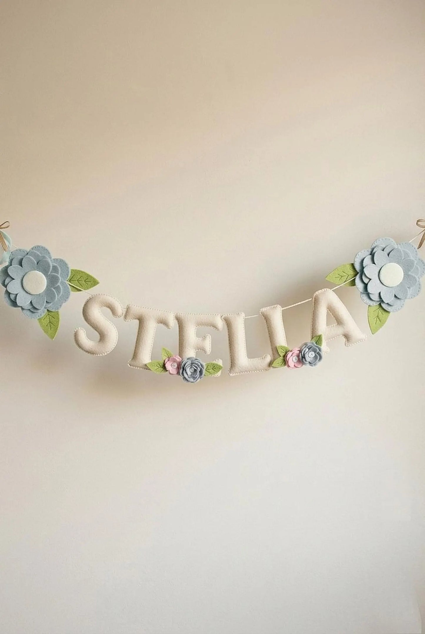 Custom Name Garland , Flowers Custom Name Decor, Felt Name, Felt Name Garland, Nursery Decoration, Baby Shower, Christening, Newborn Gift