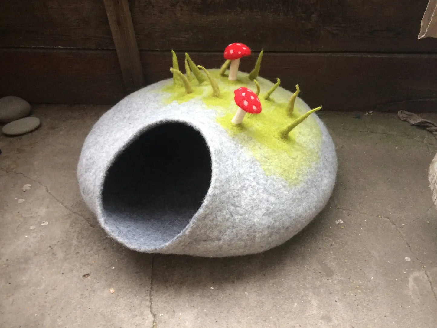 Cat cave, mushroom cat cave, cat cave gray, personslized cat cave, felt pet cave, cat cacoon, wool cat cave, pet bed, small dog cave, house