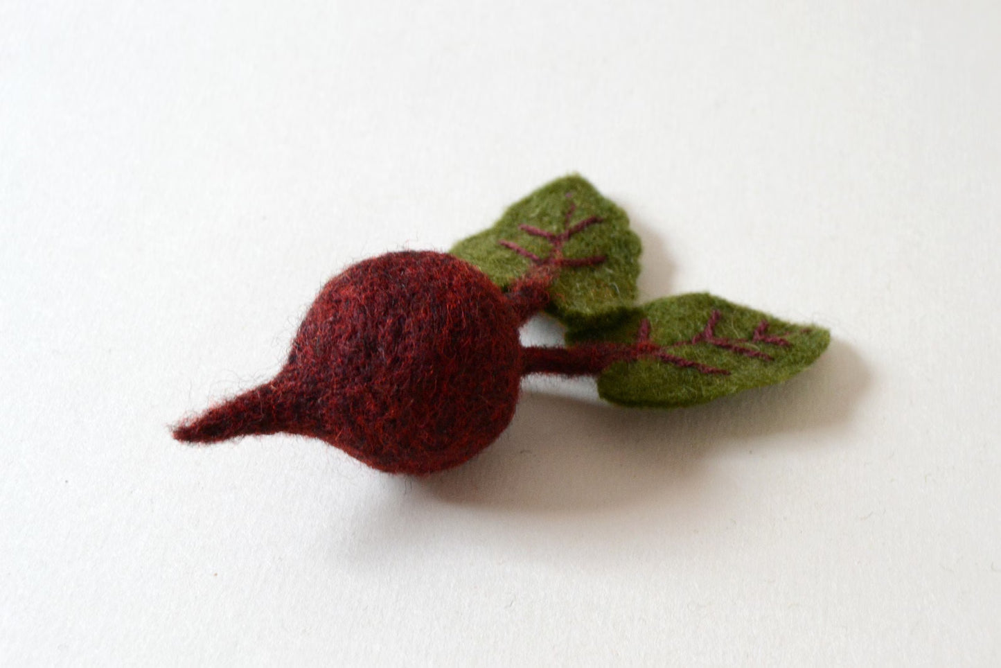Felted Beetroot great vegetable for kids play kitchens table, Pretend Play, Baby gift, Preschool toy, beet, Montessori teaching aid, decor
