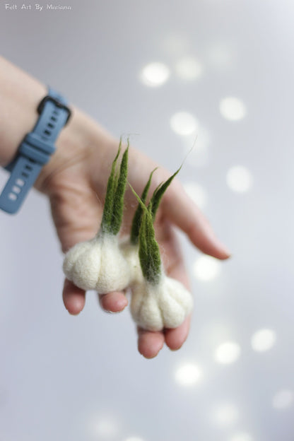Handmade Needle Felted Garlic Bulb Figurine – Wool Artificial Vegetable Kitchen & Play Food Decor(PACK OF 3)