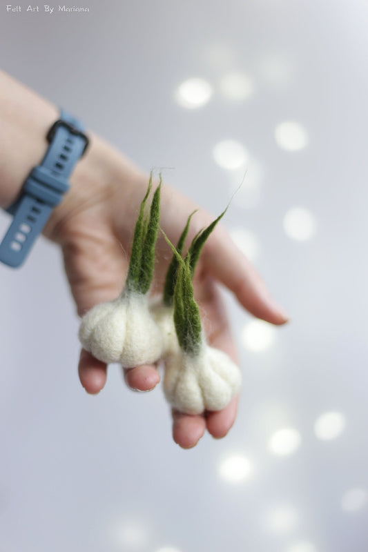 Handmade Needle Felted Garlic Bulb Figurine – Wool Artificial Vegetable Kitchen & Play Food Decor(PACK OF 3)