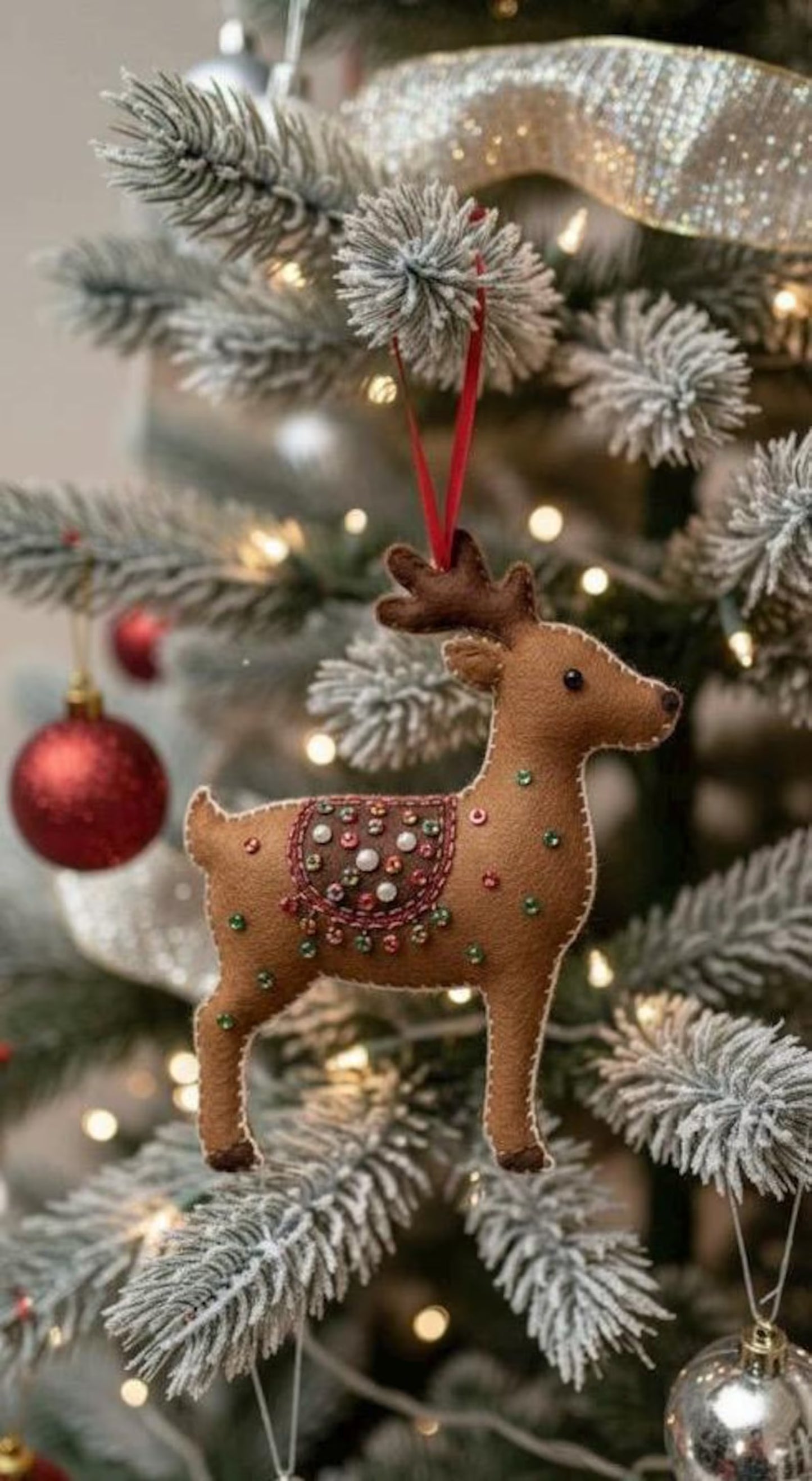 Deer felt ornament sewing pattern, diy, felt ornament pattern, holiday decor, deer