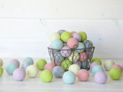 The Hobby Bounty® Pompom Balls Round Fluffy Soft Multi-Color 100% Wool Felt Thick Art & Craft,Project Activity Hobby Supplies and DIY Creative Crafts Decorations Pack of 100 Pieces (1.5 inch )